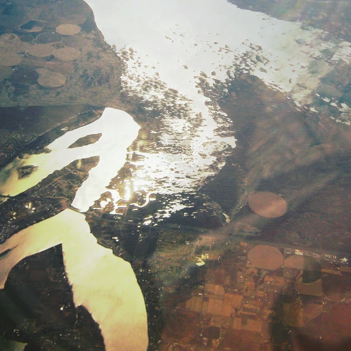 Lake area and mountain land in Benton County
