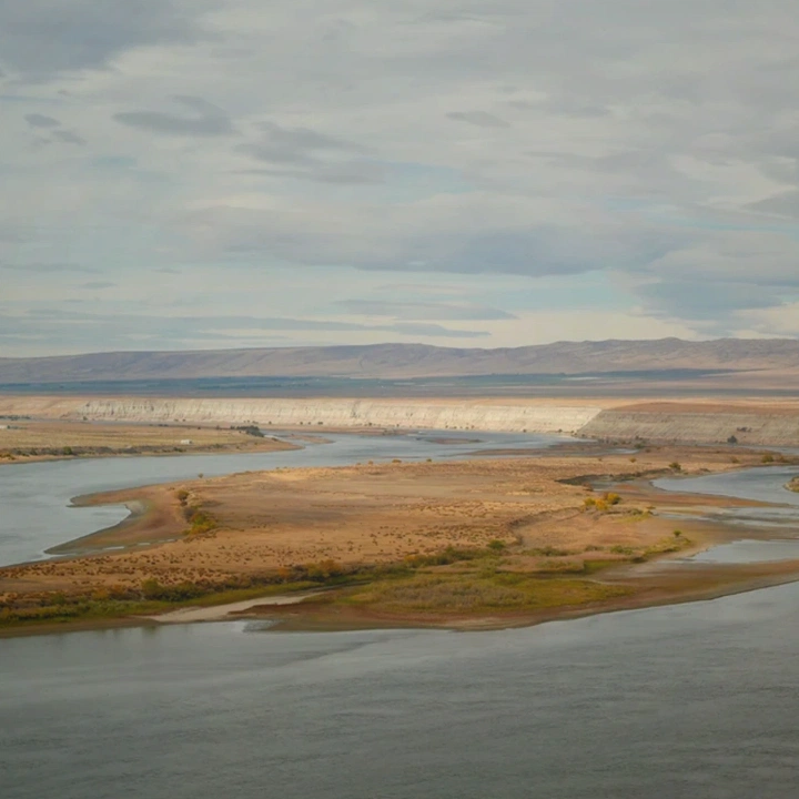 Lake area and mountain land in Grant County