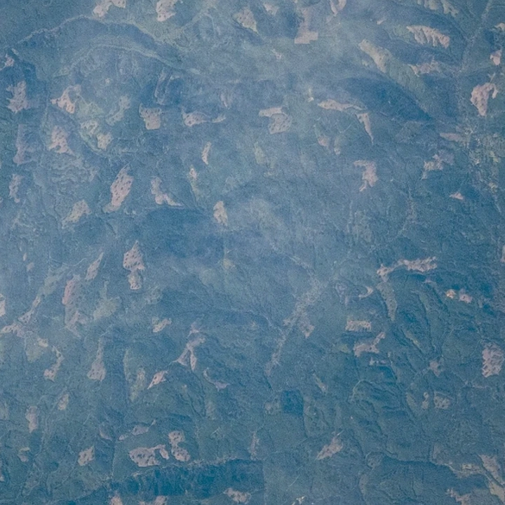 Lake area and mountain land in Wenatchee